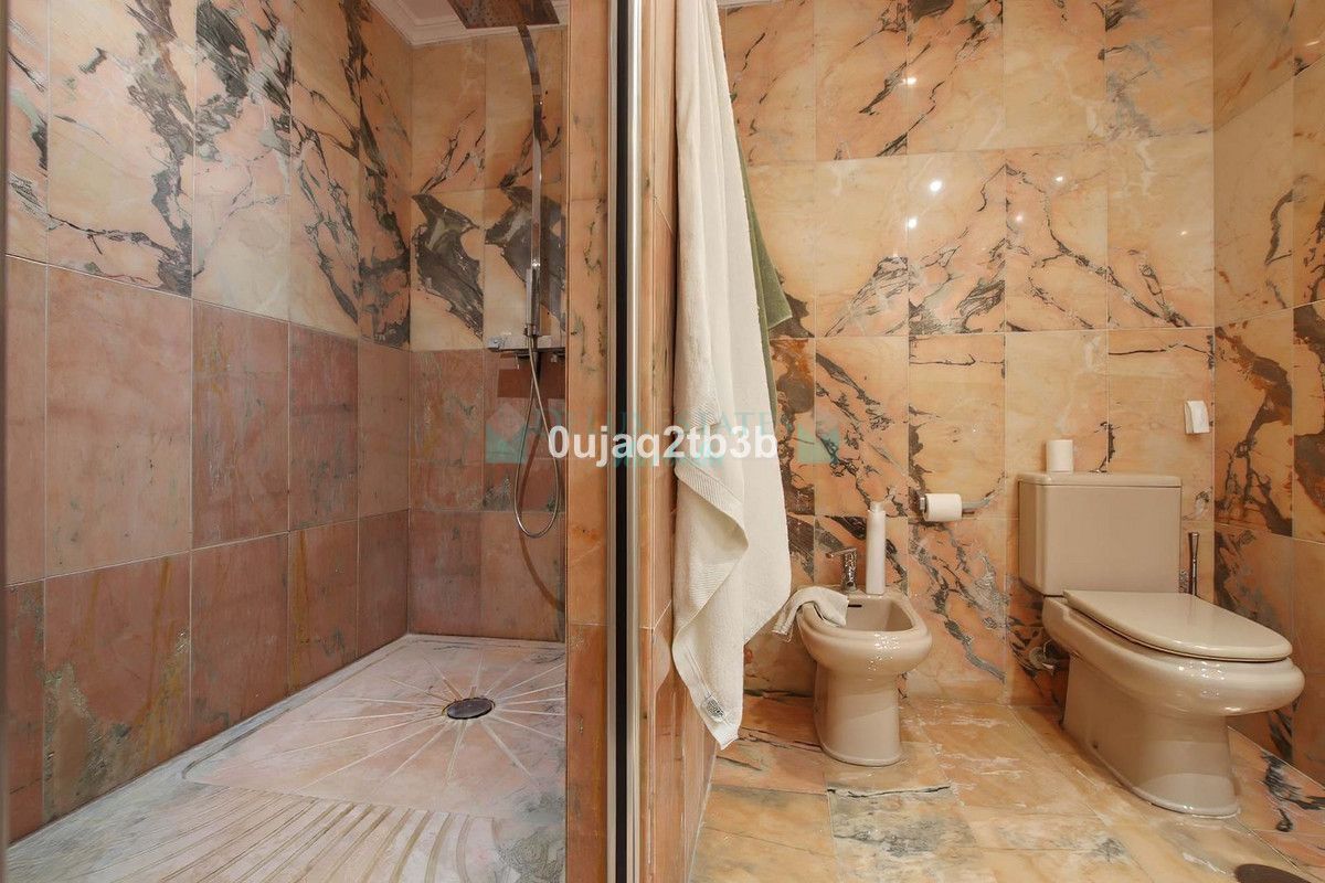 Ground Floor Apartment for sale in Nueva Andalucia