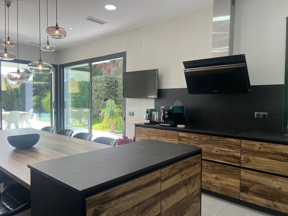 Villa for sale in Nagüeles, Marbella Golden Mile