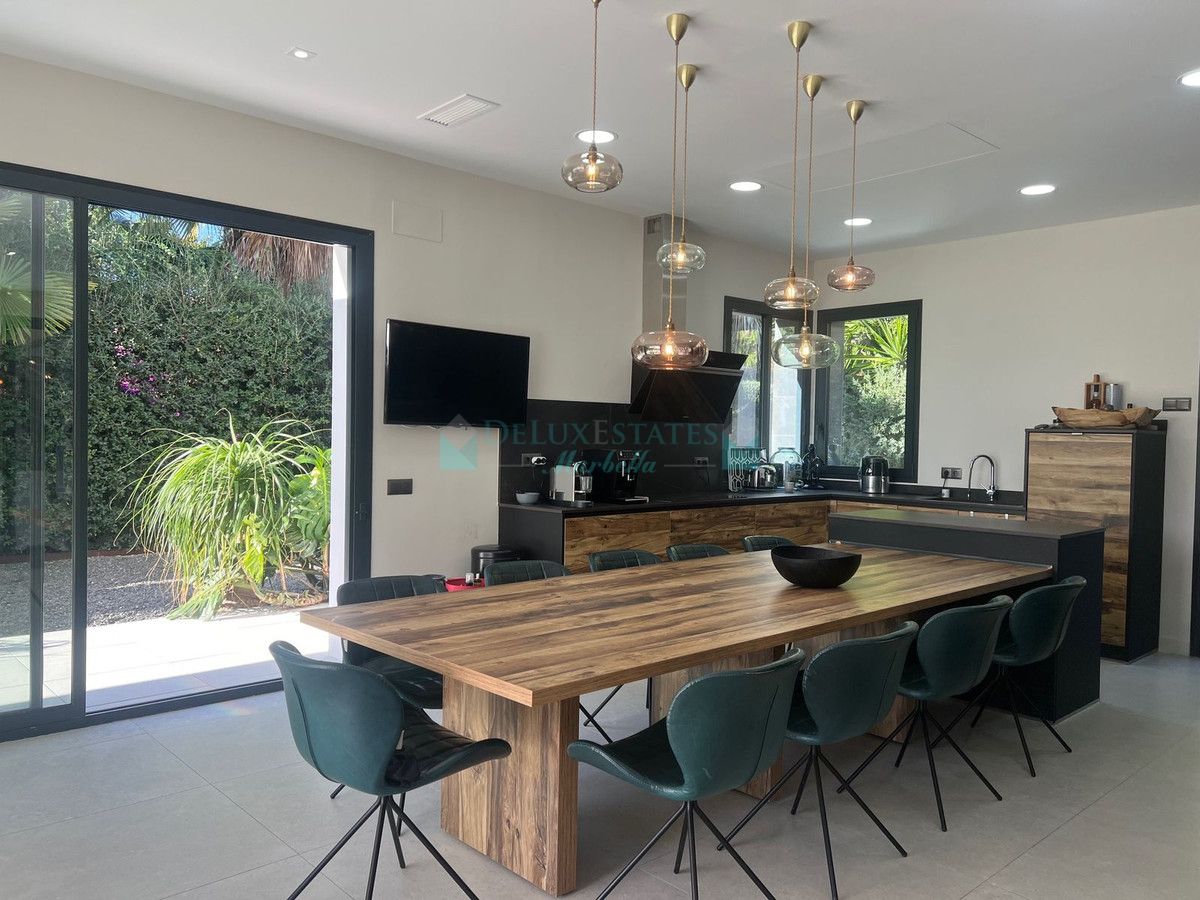Villa for sale in Nagüeles, Marbella Golden Mile