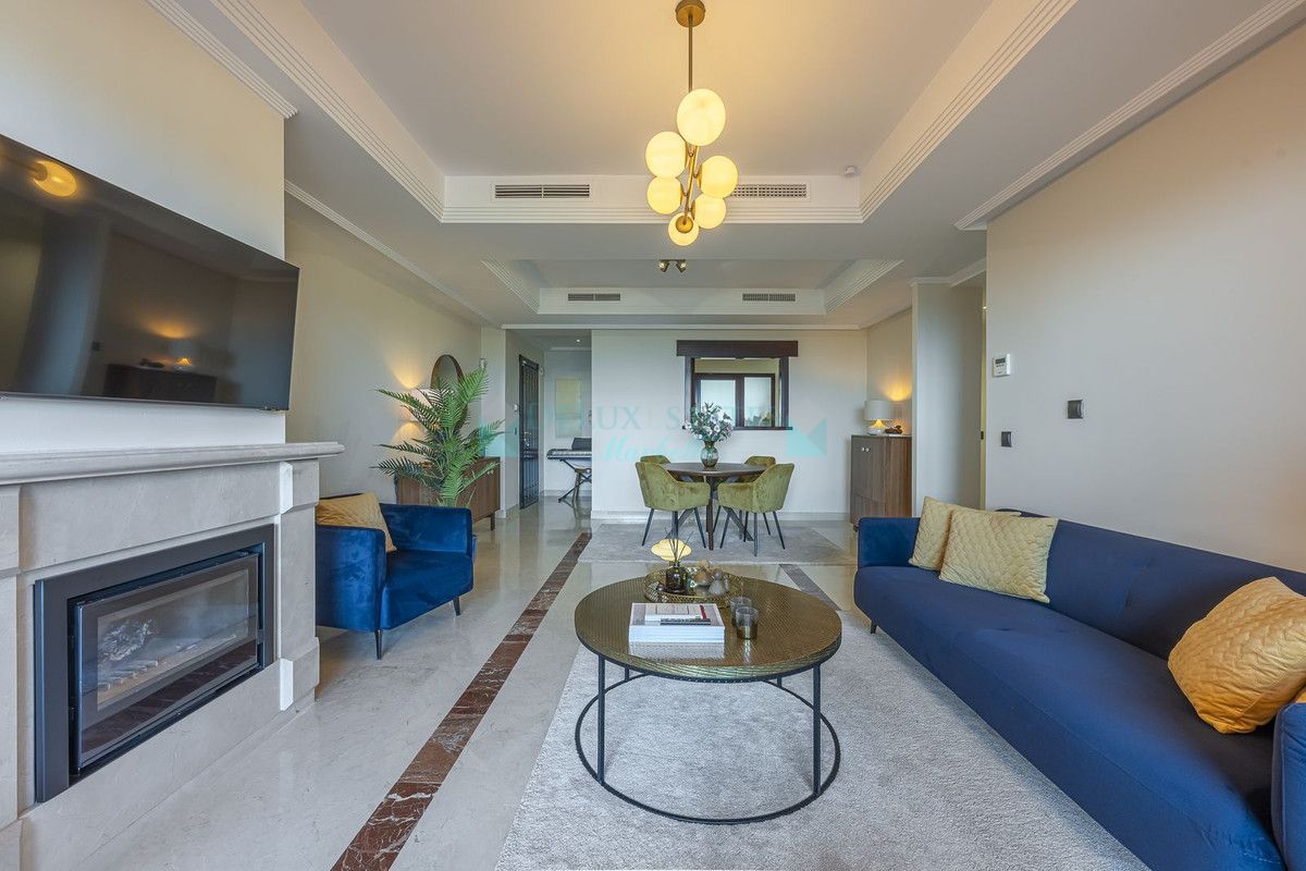 Apartment for sale in La Mairena, Marbella East