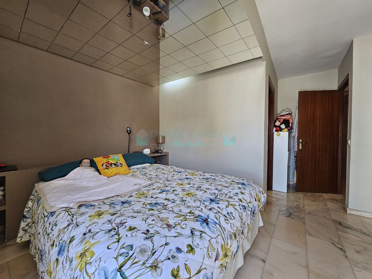 Penthouse for sale in Estepona