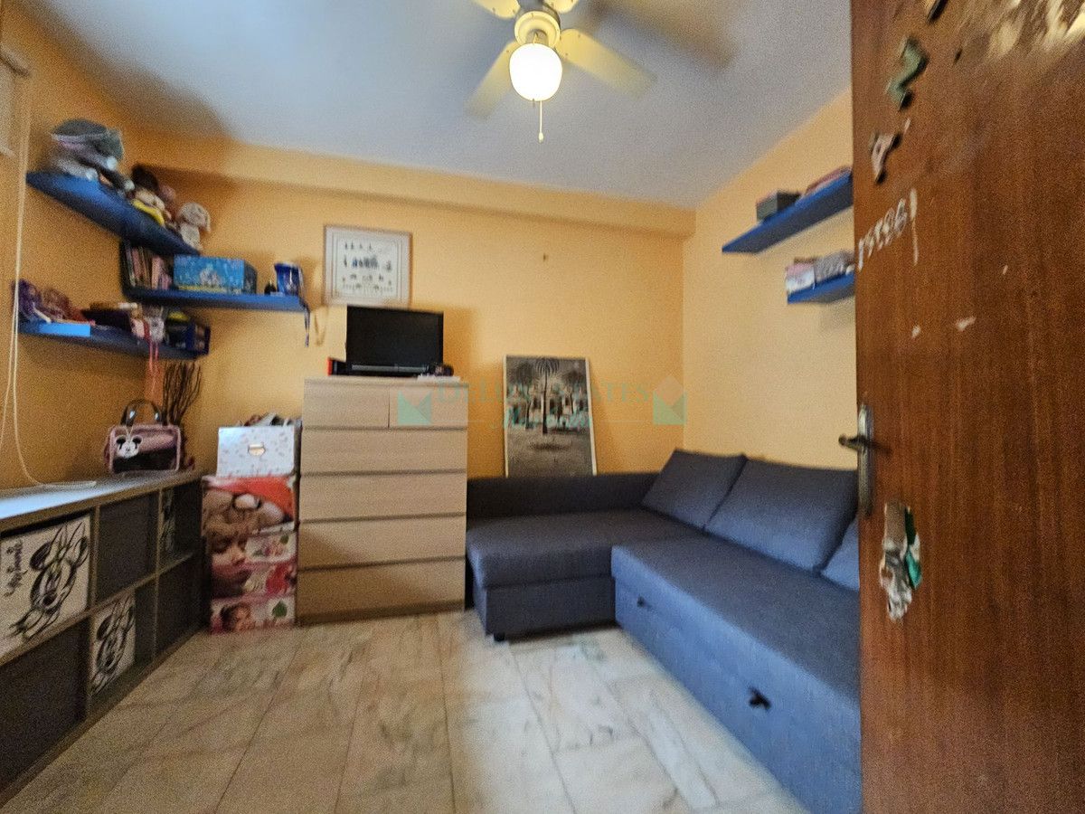 Penthouse for sale in Estepona