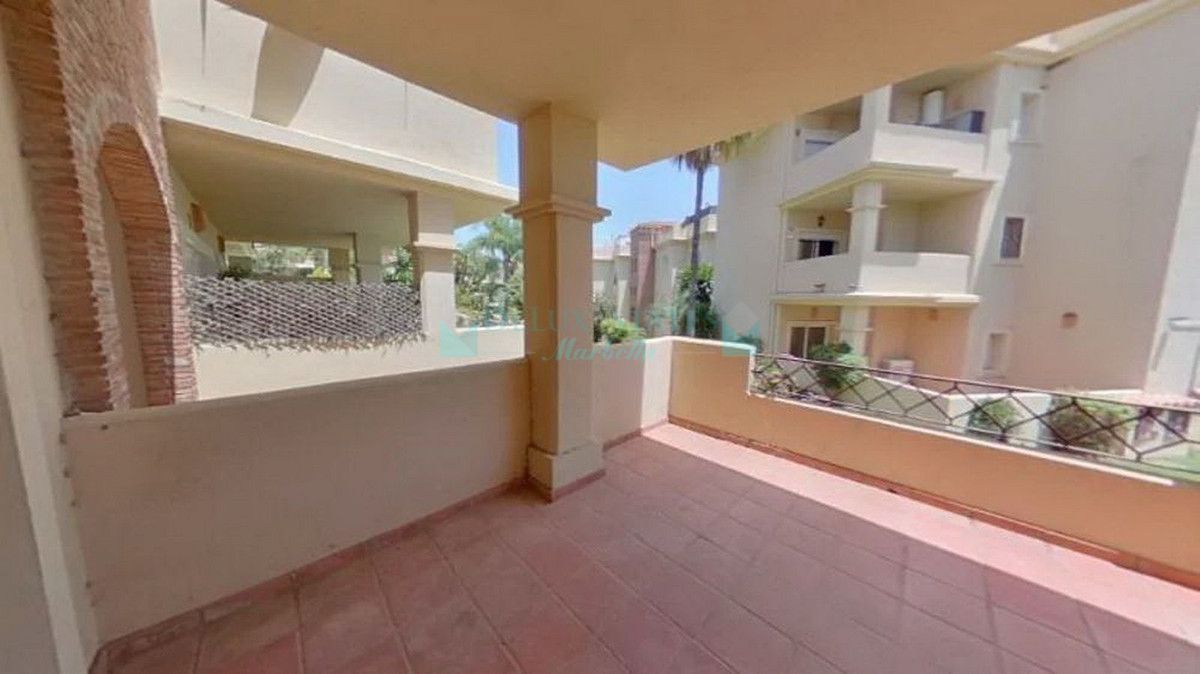 Ground Floor Apartment for sale in Benahavis