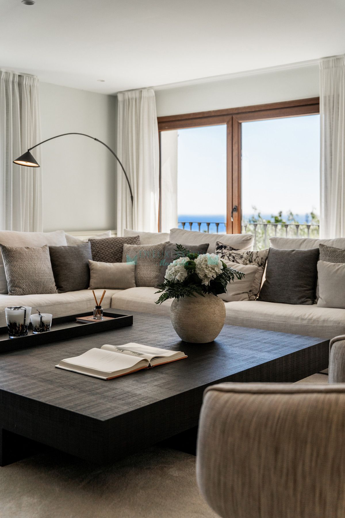 Villa for sale in Selwo, Estepona