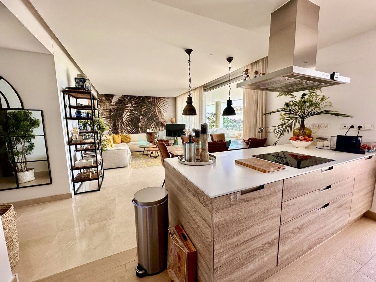 Ground Floor Apartment for sale in Benahavis