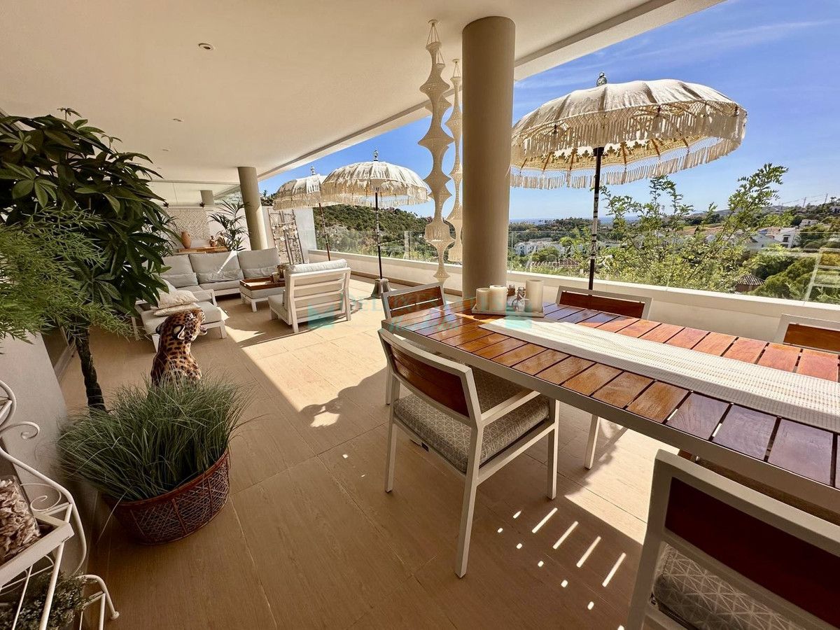 Ground Floor Apartment for sale in Benahavis