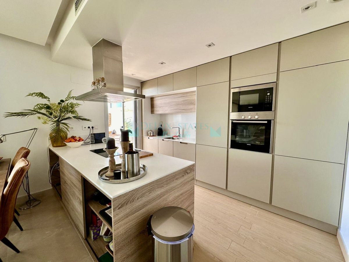 Ground Floor Apartment for sale in Benahavis