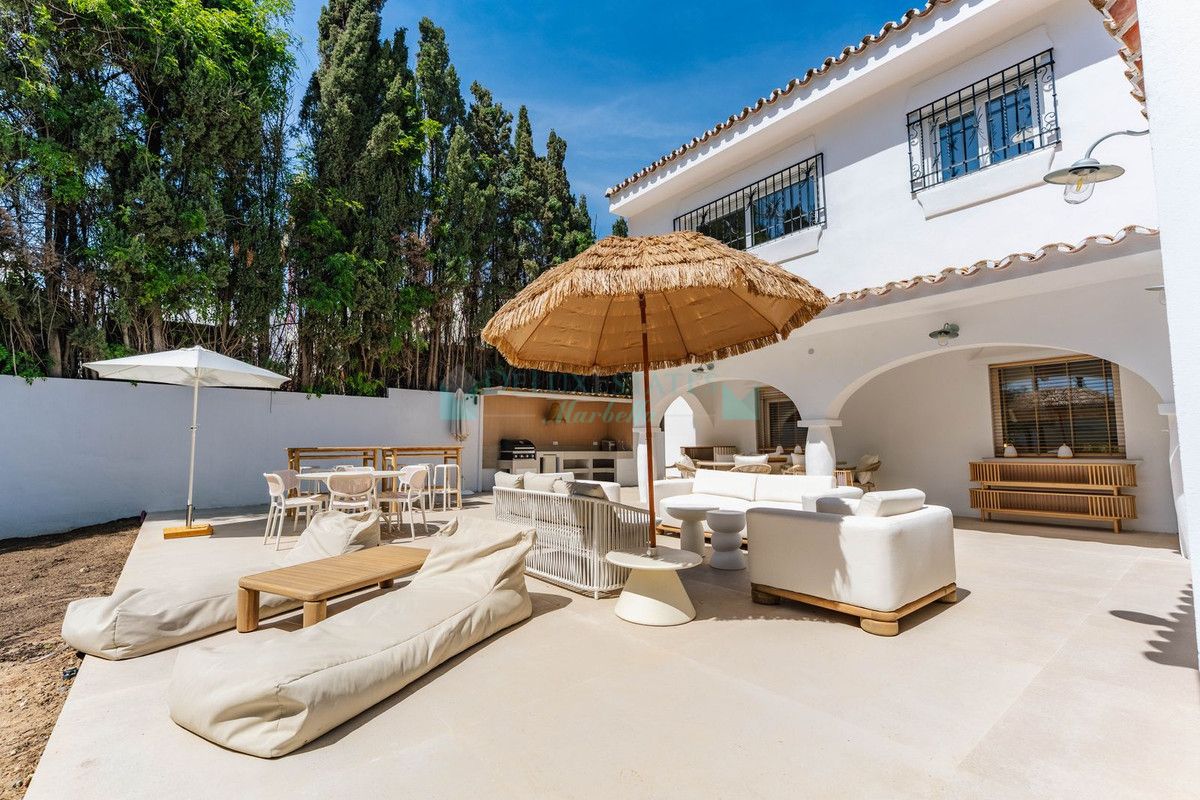 Villa for rent in Costabella, Marbella East