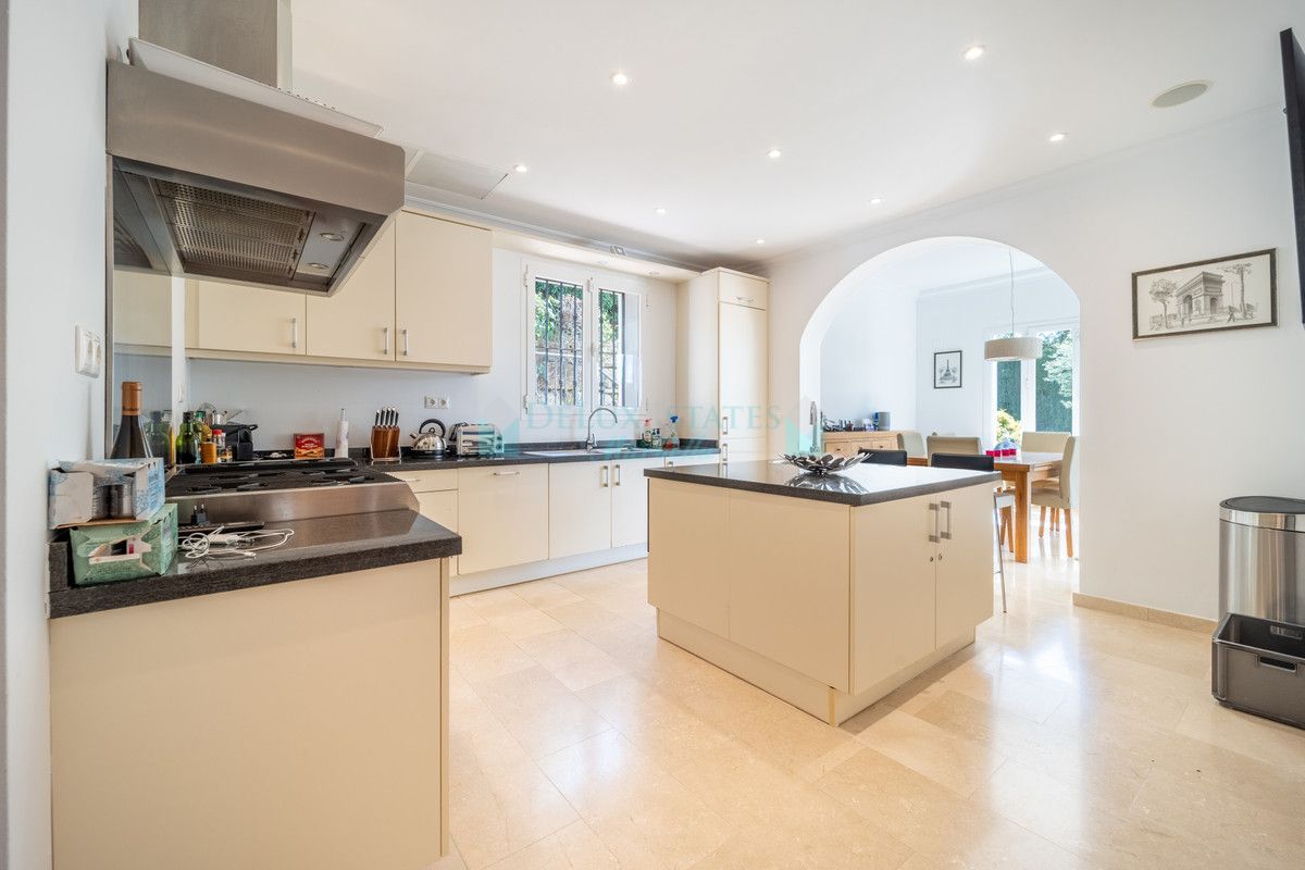 Villa for sale in Istan