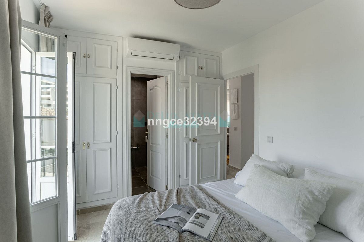 Penthouse for sale in New Golden Mile, Estepona