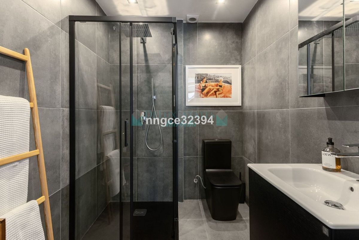 Penthouse for sale in New Golden Mile, Estepona