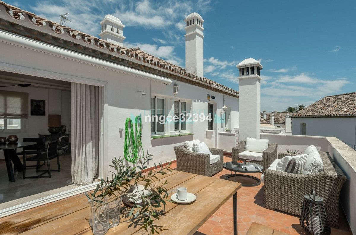 Penthouse for sale in New Golden Mile, Estepona