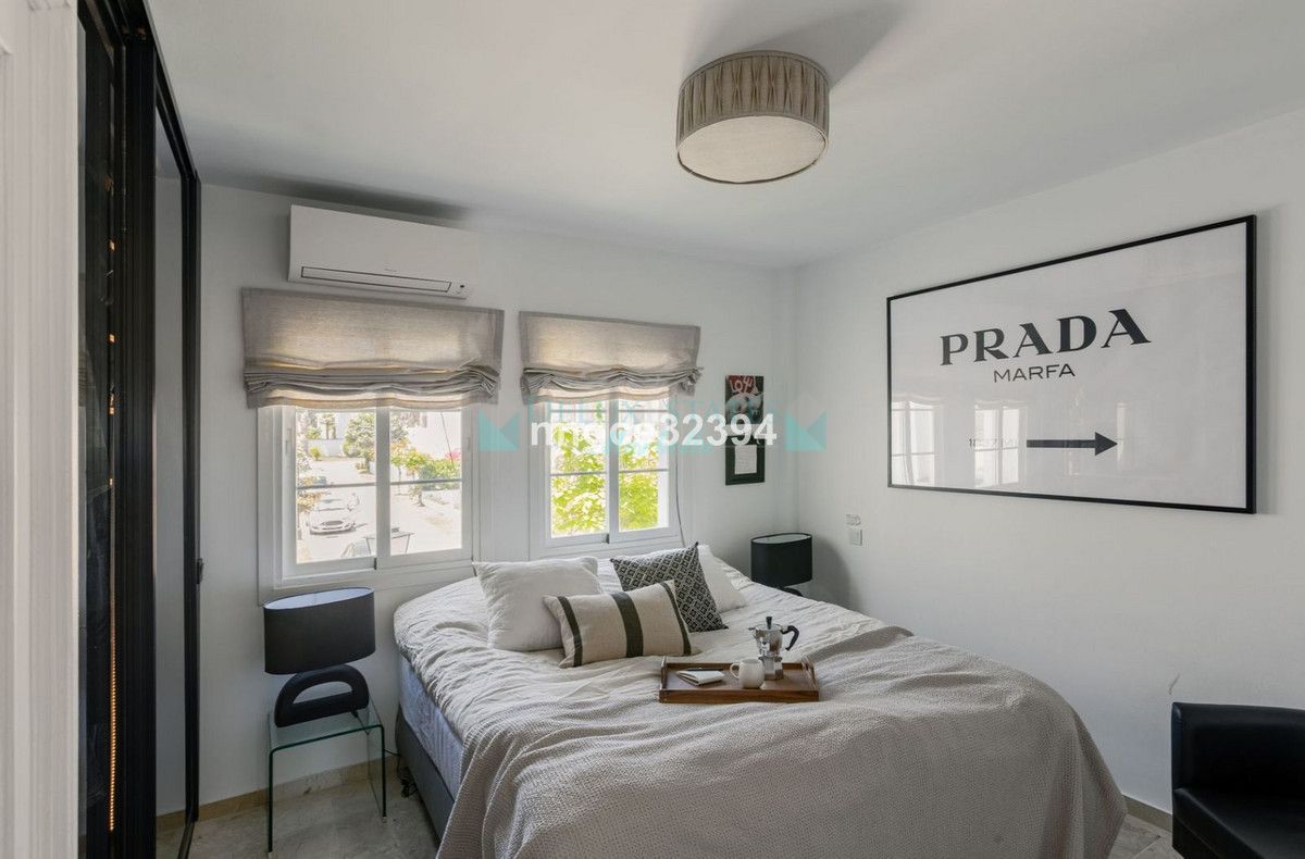 Penthouse for sale in New Golden Mile, Estepona