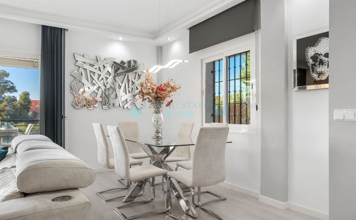 Semi Detached Villa for sale in Marbella