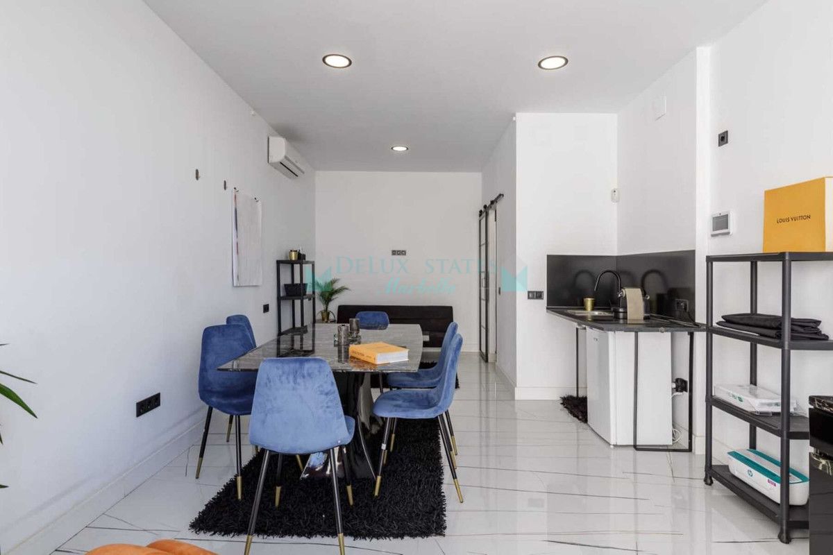 Office for sale in Nueva Andalucia