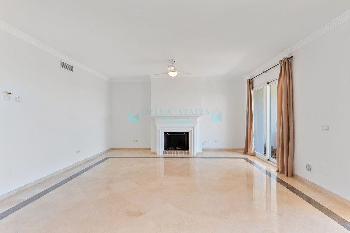 Town House for sale in Atalaya, Estepona