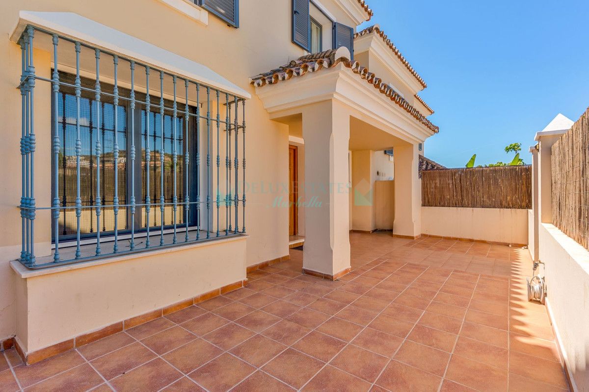 Town House for sale in Atalaya, Estepona