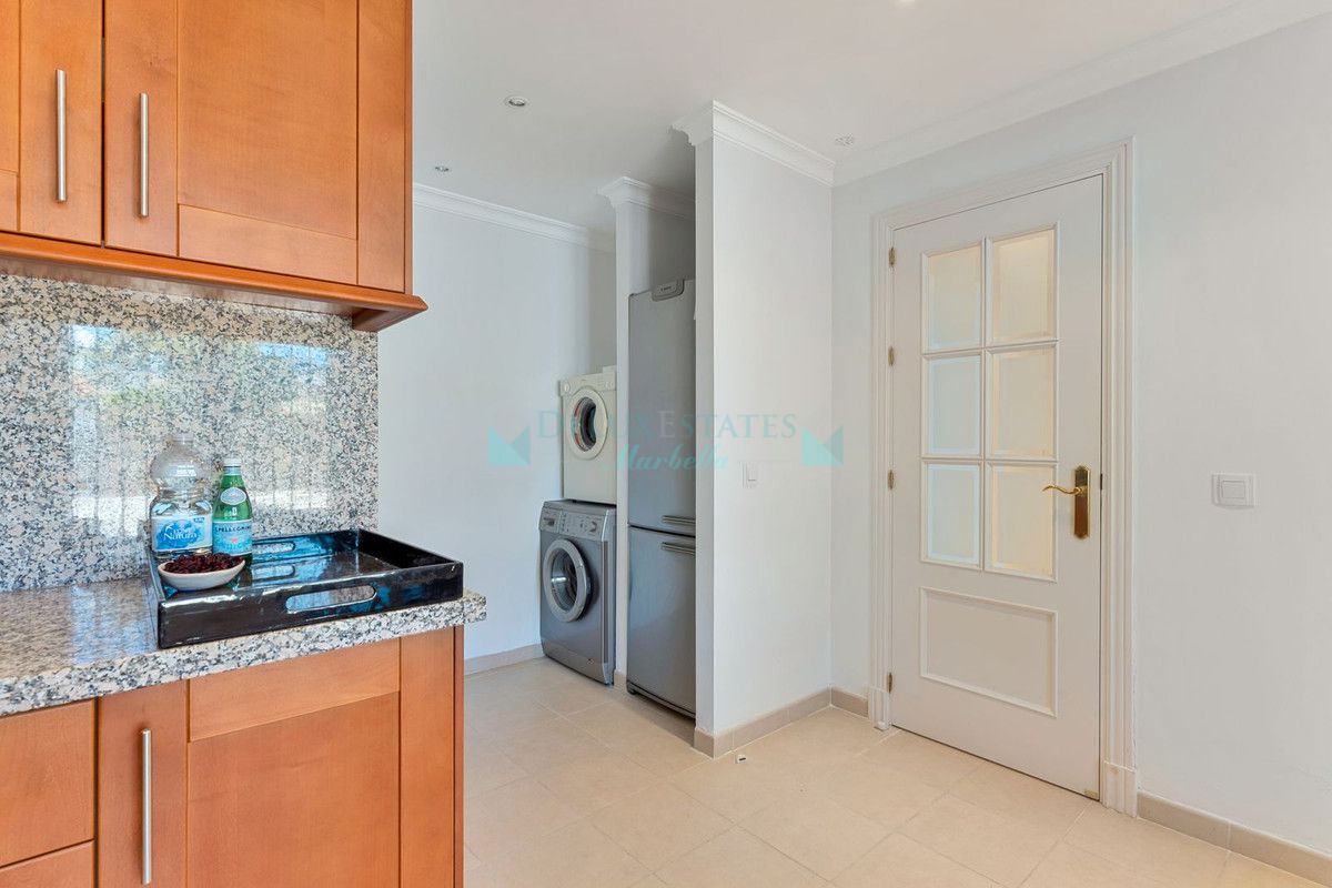 Town House for sale in Atalaya, Estepona