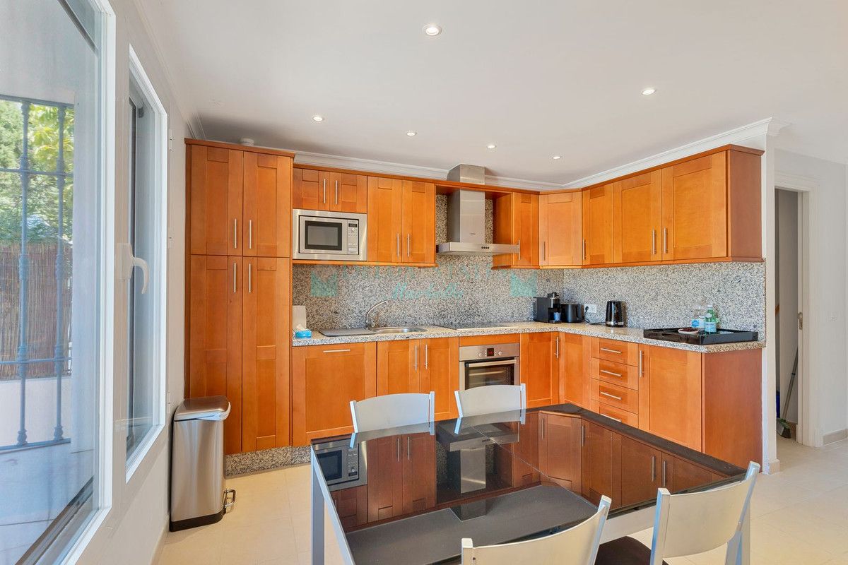 Town House for sale in Atalaya, Estepona
