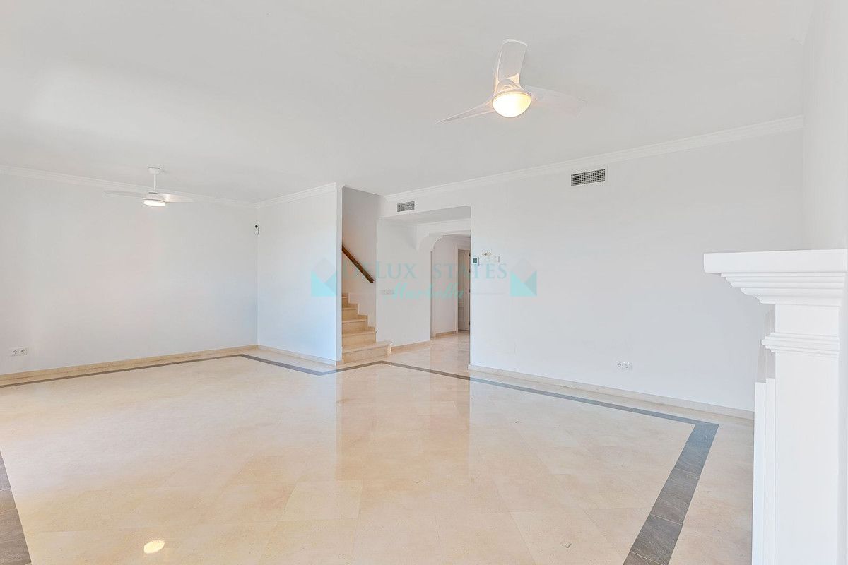 Town House for sale in Atalaya, Estepona