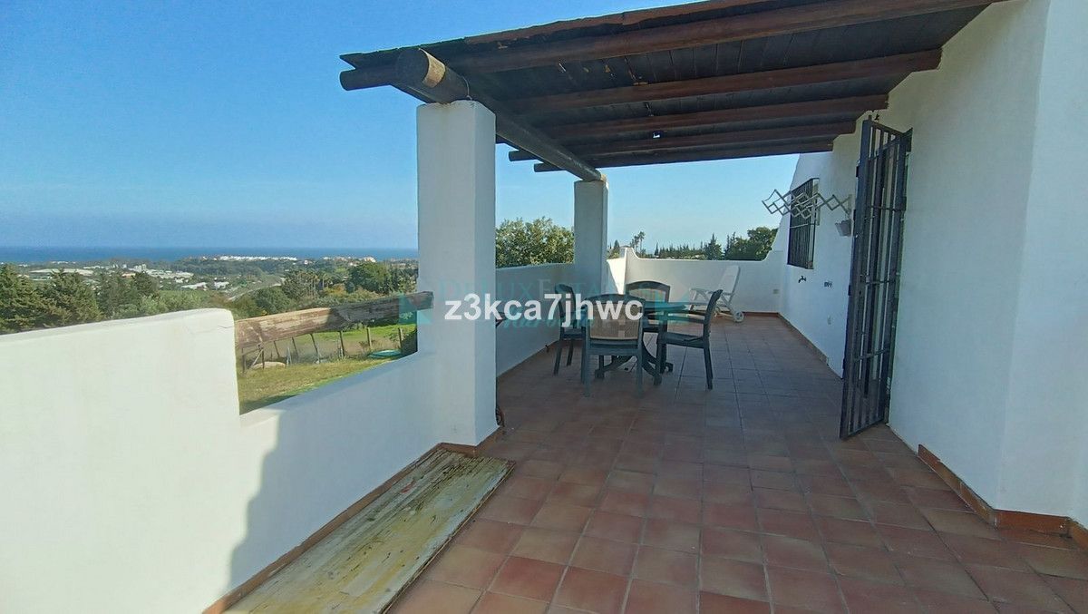 Villa for sale in Estepona