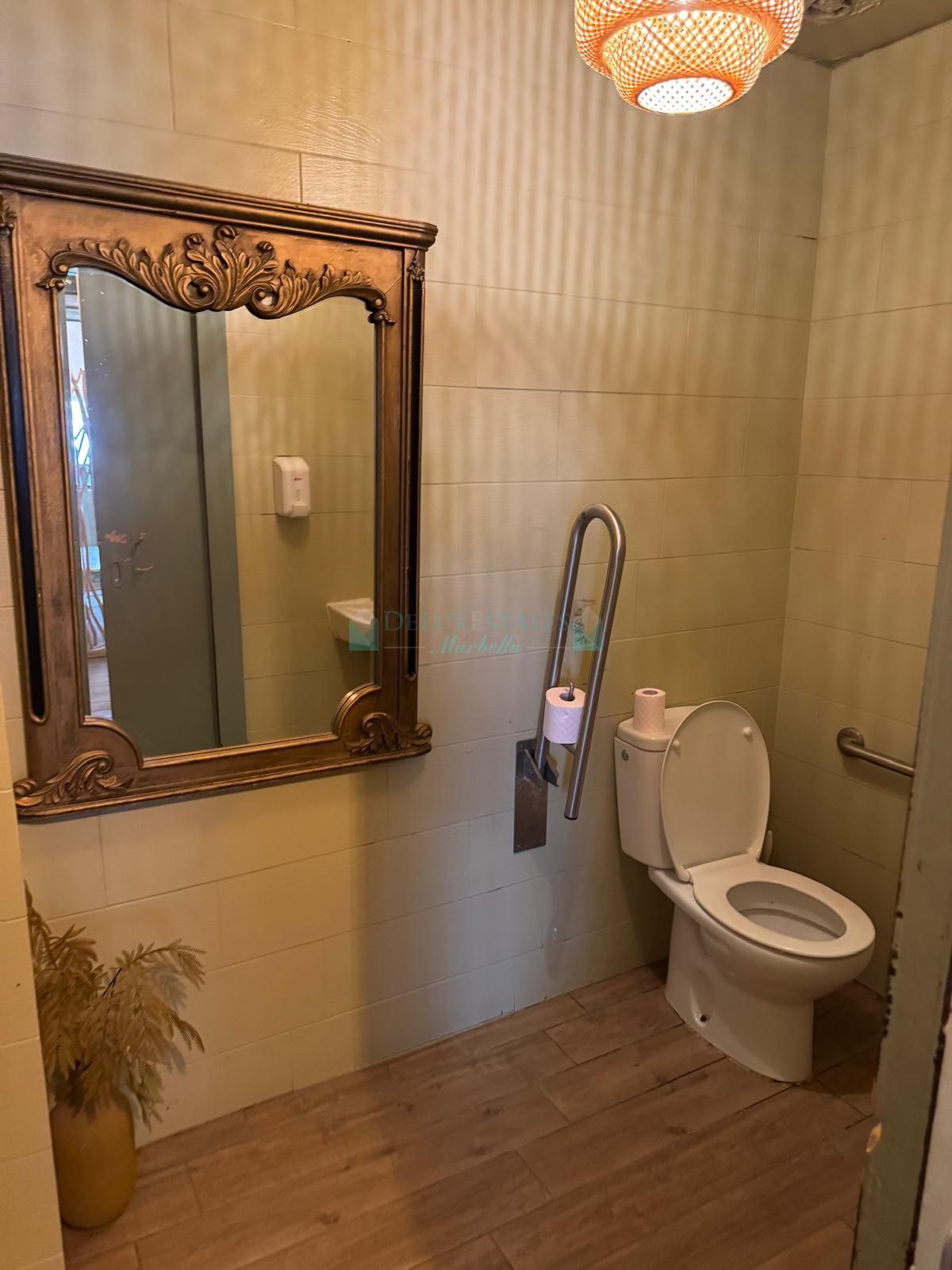 Restaurant for sale in Estepona