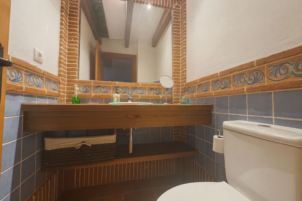 Villa for sale in Istan