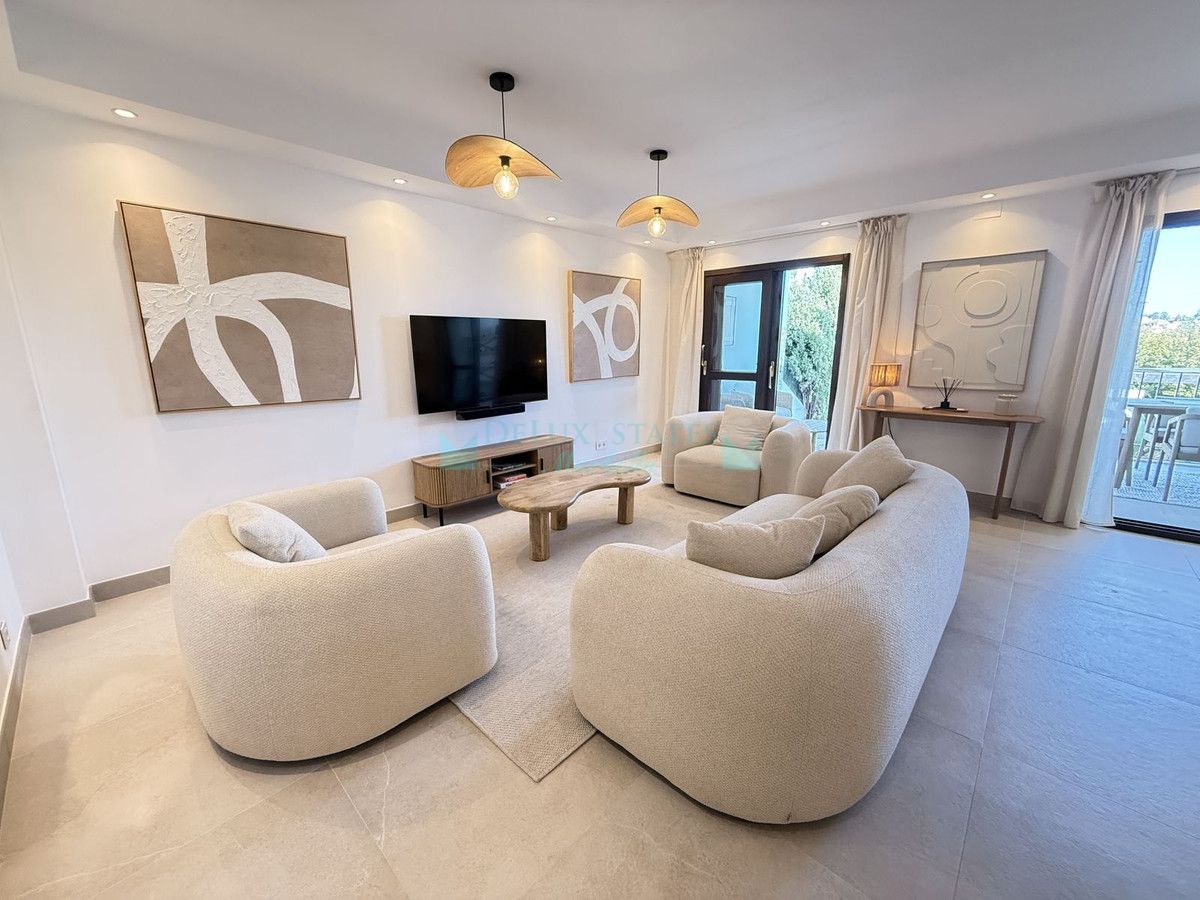Town House for sale in Estepona
