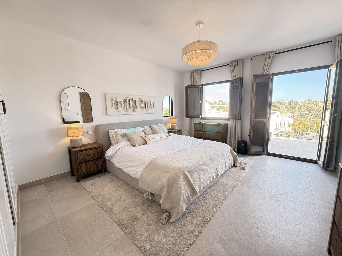 Town House for sale in Estepona