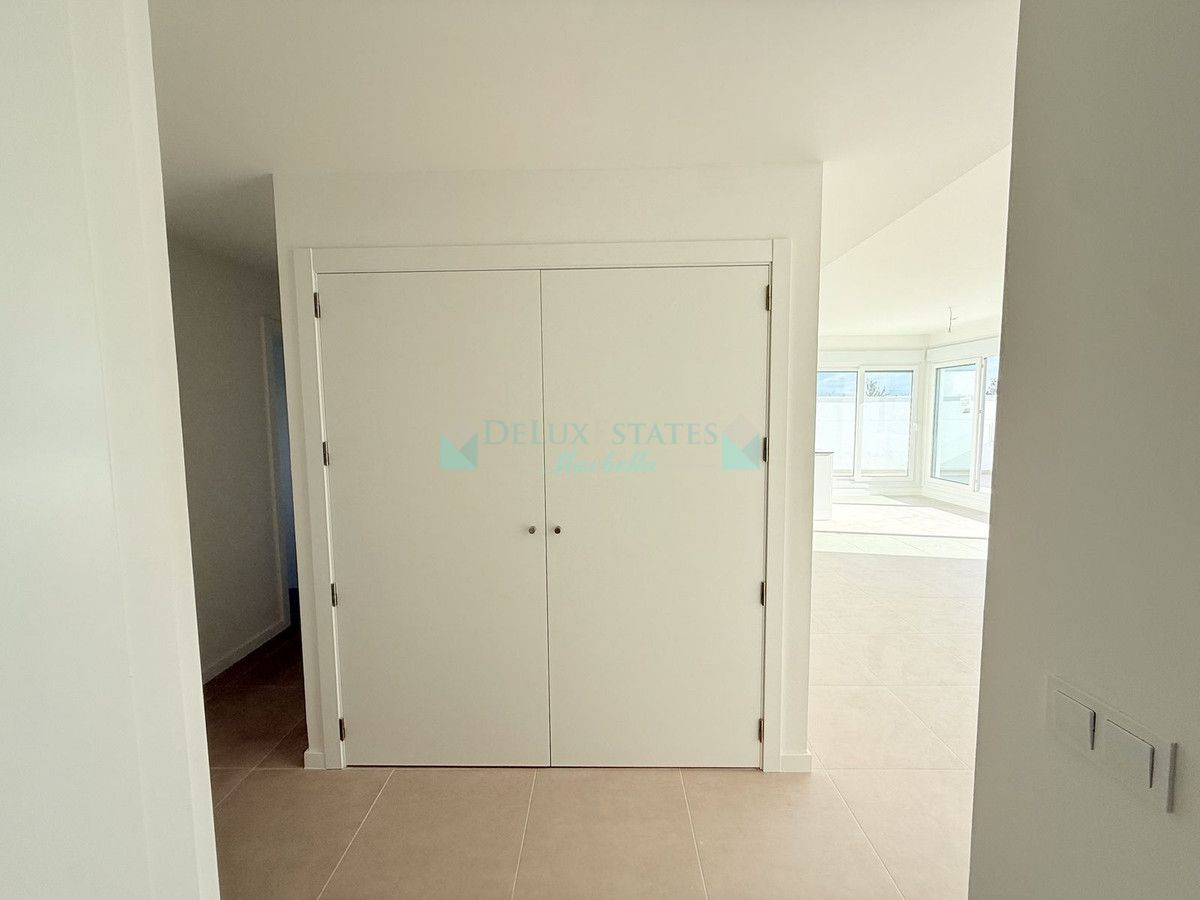 Penthouse for sale in Estepona