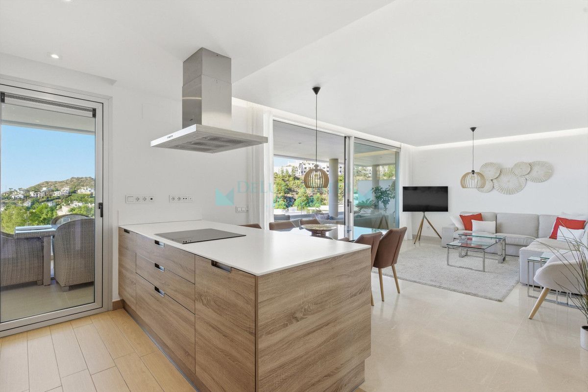 Apartment for sale in Benahavis