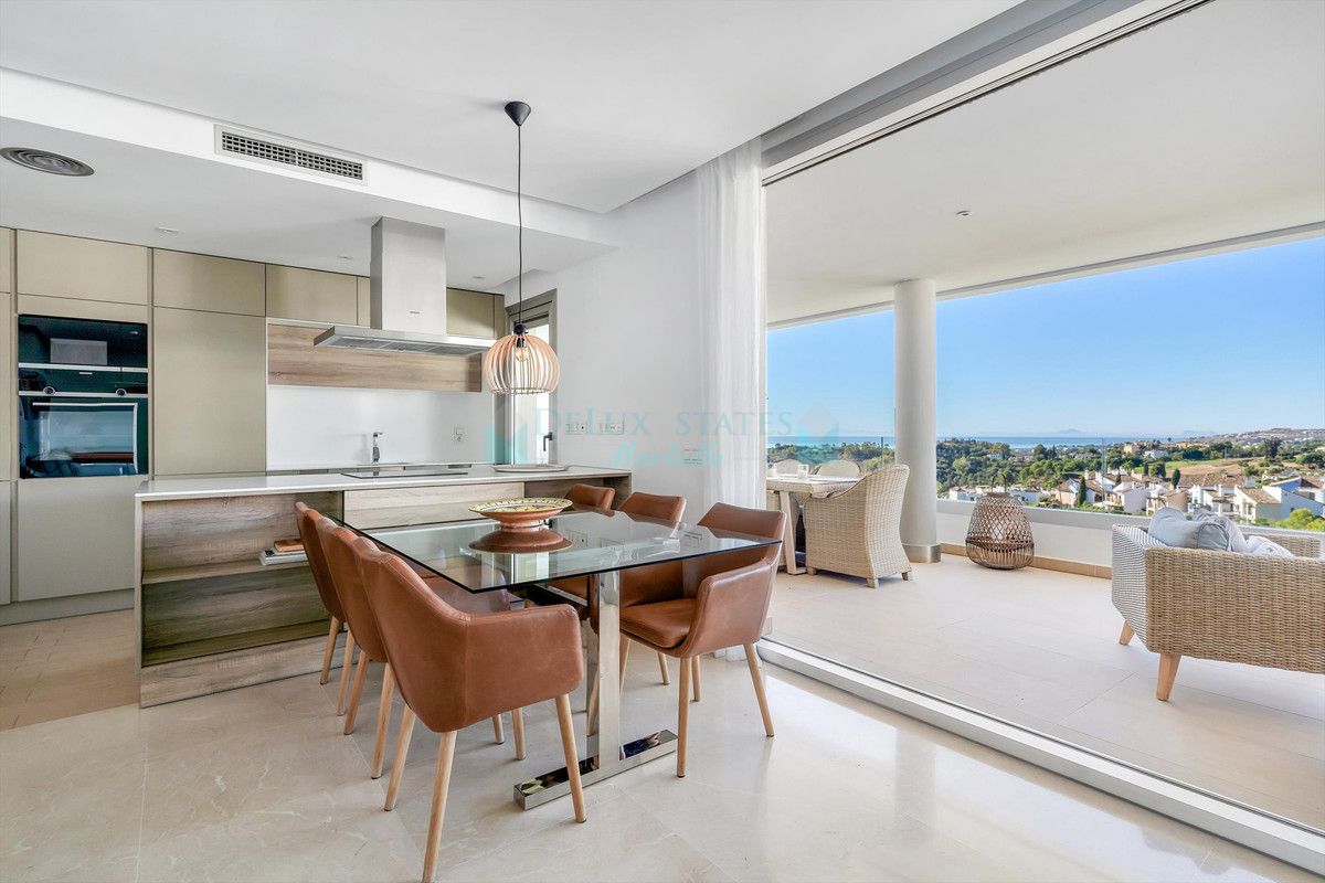 Apartment for sale in Benahavis