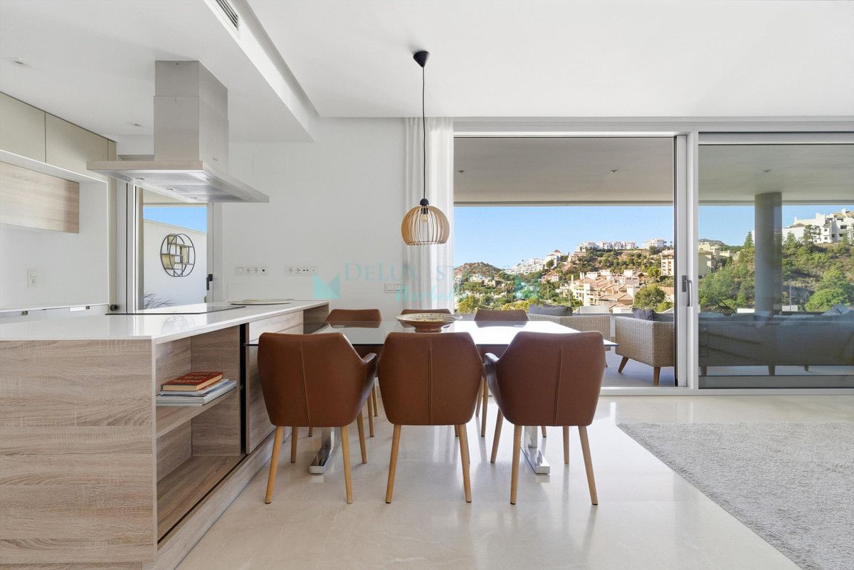 Apartment for sale in Benahavis