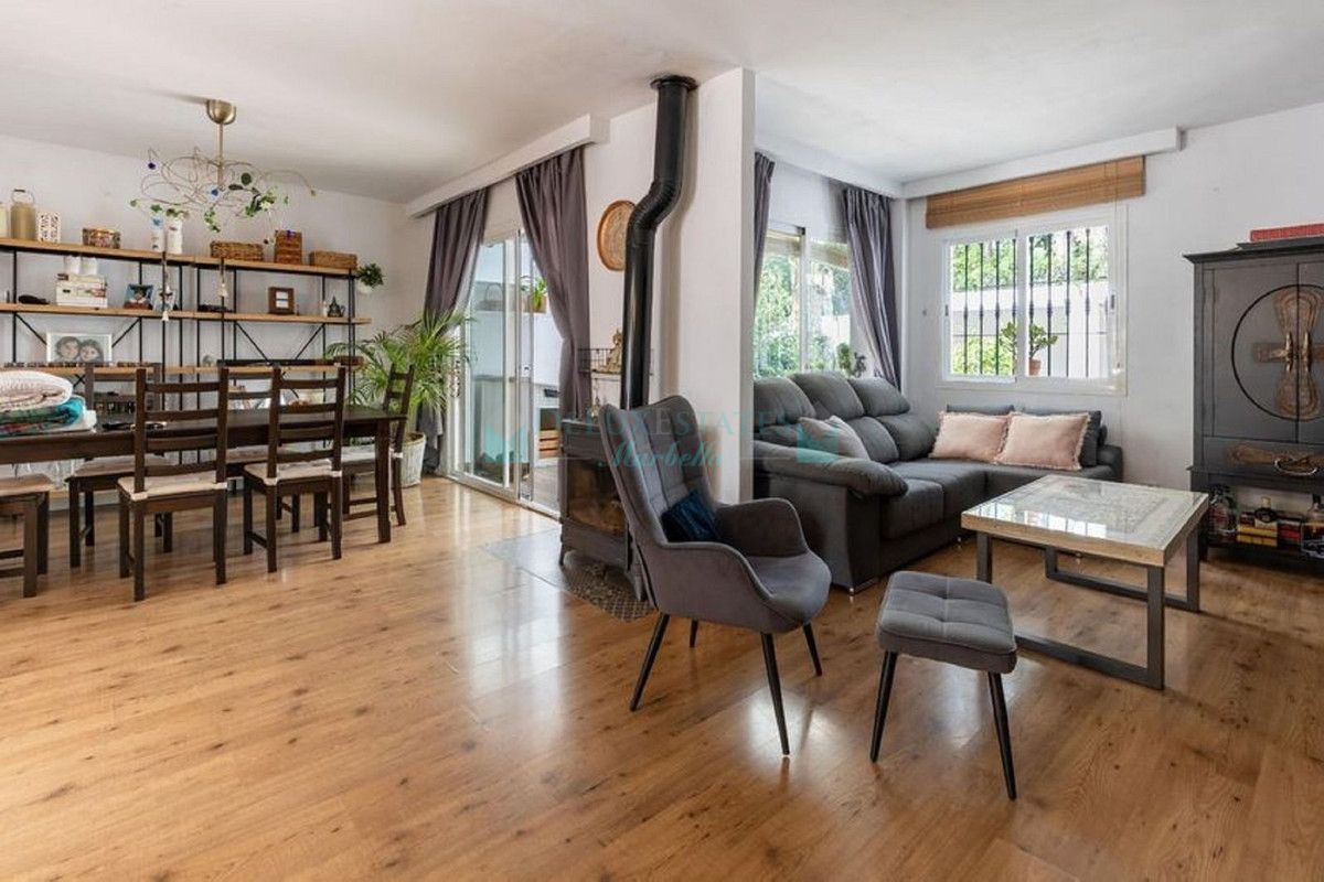 Town House for sale in Nueva Andalucia