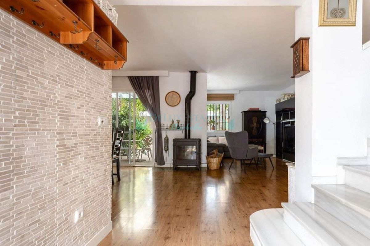 Town House for sale in Nueva Andalucia