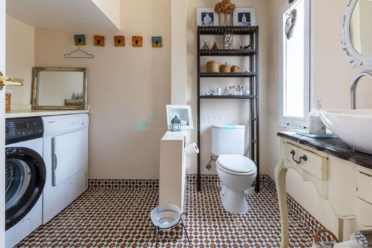 Town House for sale in Nueva Andalucia