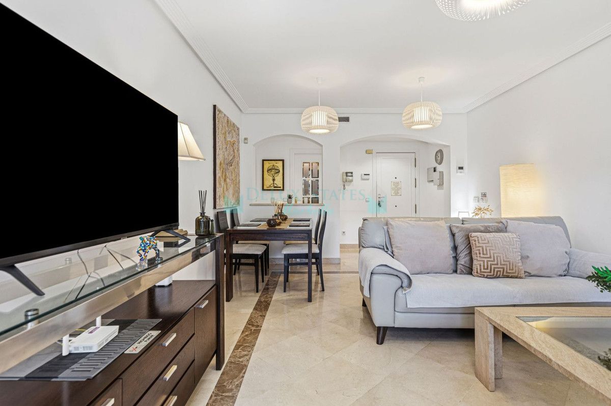 Ground Floor Apartment for sale in Los Arqueros, Benahavis