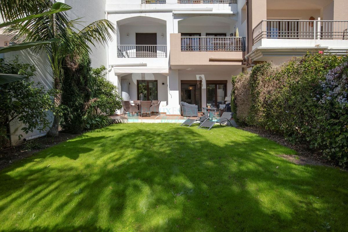 Ground Floor Apartment for sale in Los Arqueros, Benahavis