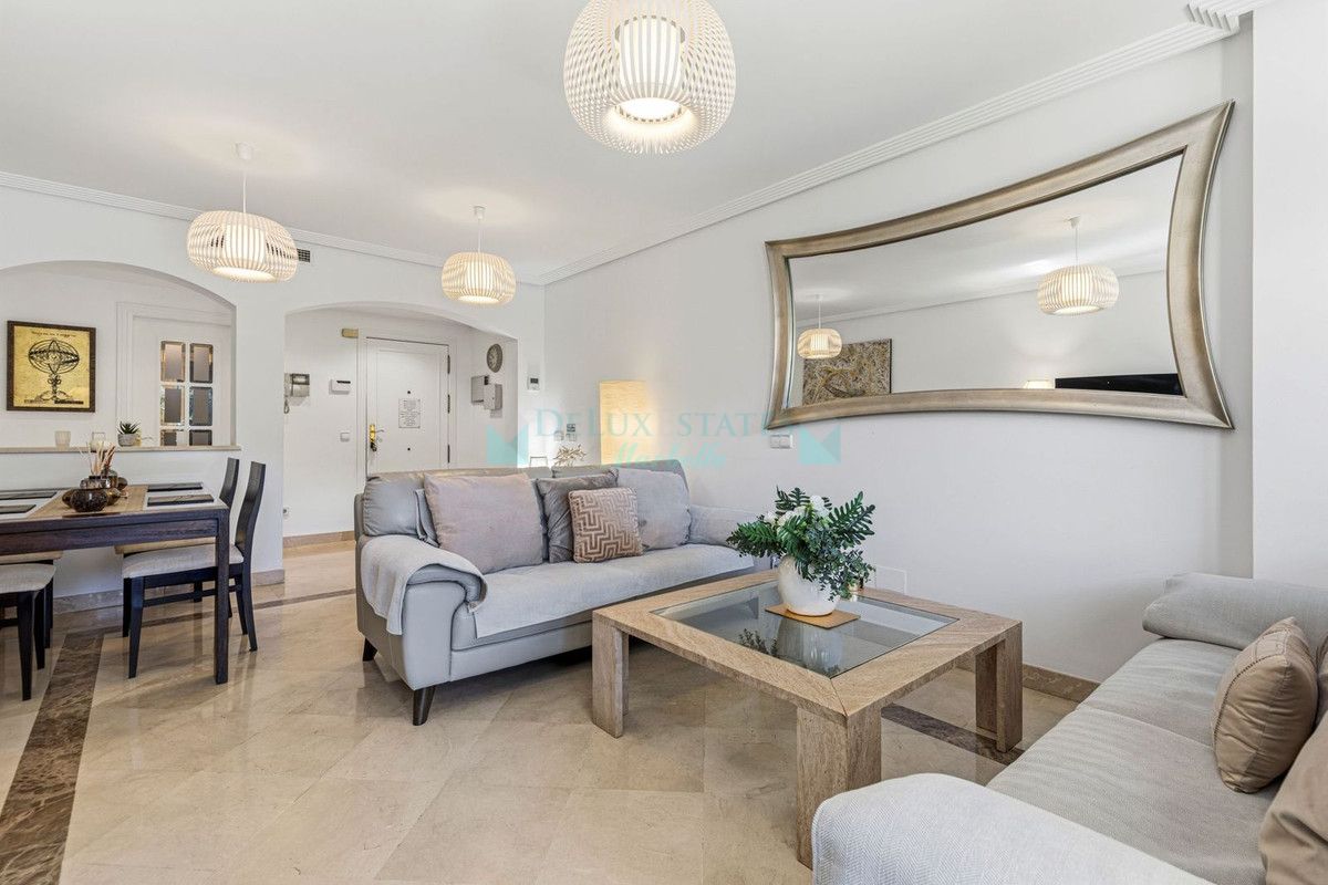 Ground Floor Apartment for sale in Los Arqueros, Benahavis