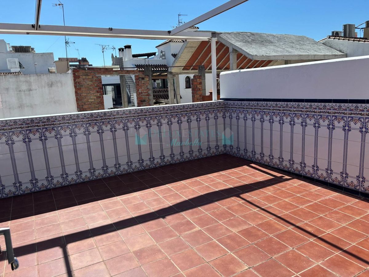 Town House for sale in Estepona
