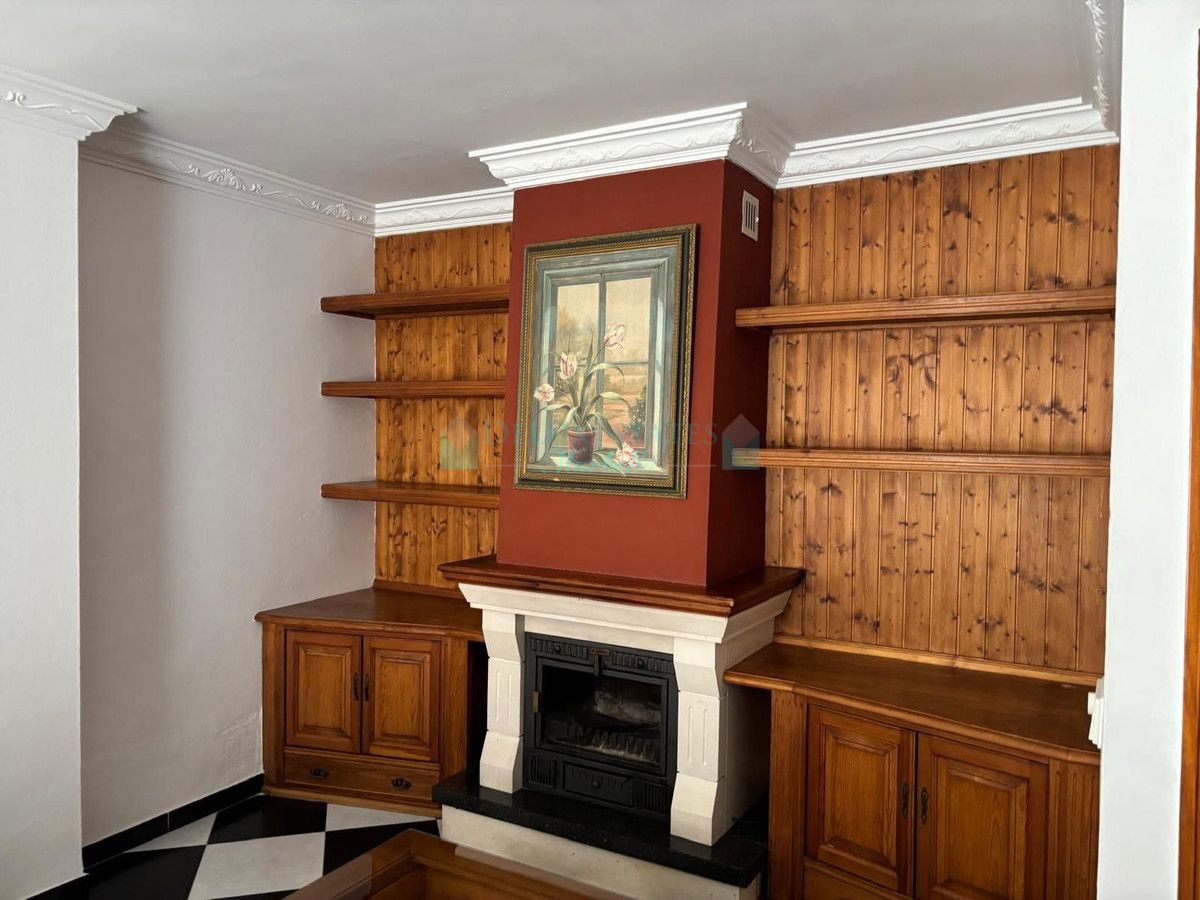 Town House for sale in Estepona