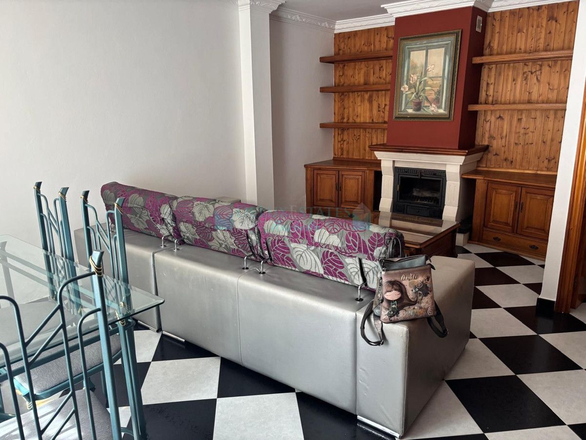 Town House for sale in Estepona