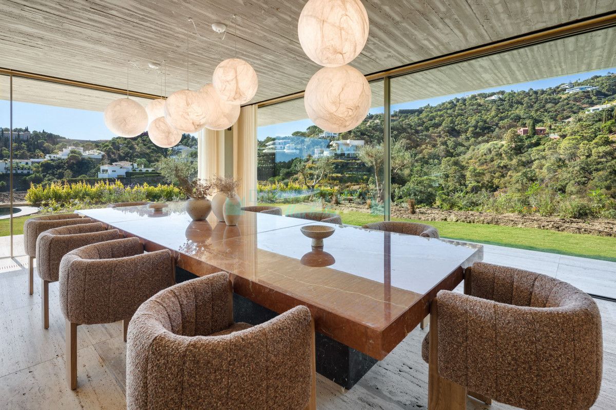 Villa for sale in El Madroñal, Benahavis