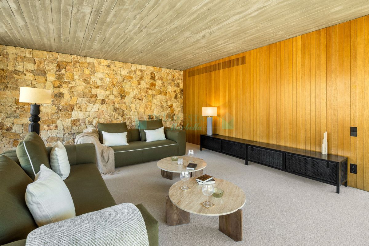 Villa for sale in El Madroñal, Benahavis