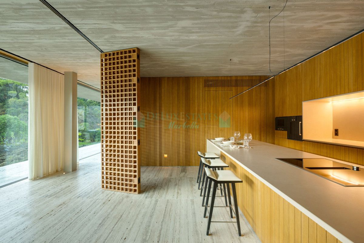 Villa for sale in El Madroñal, Benahavis