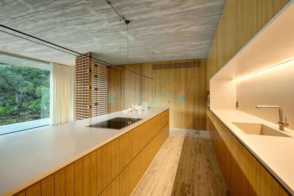 Villa for sale in El Madroñal, Benahavis