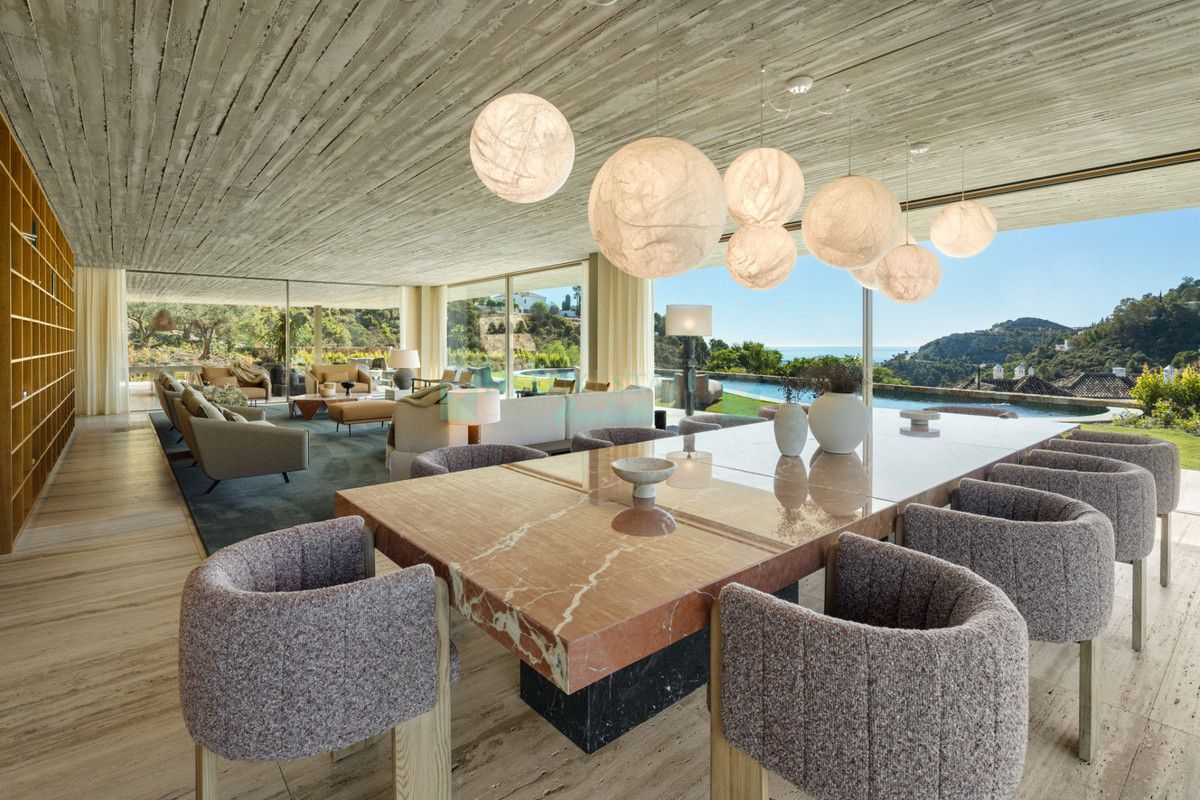 Villa for sale in El Madroñal, Benahavis