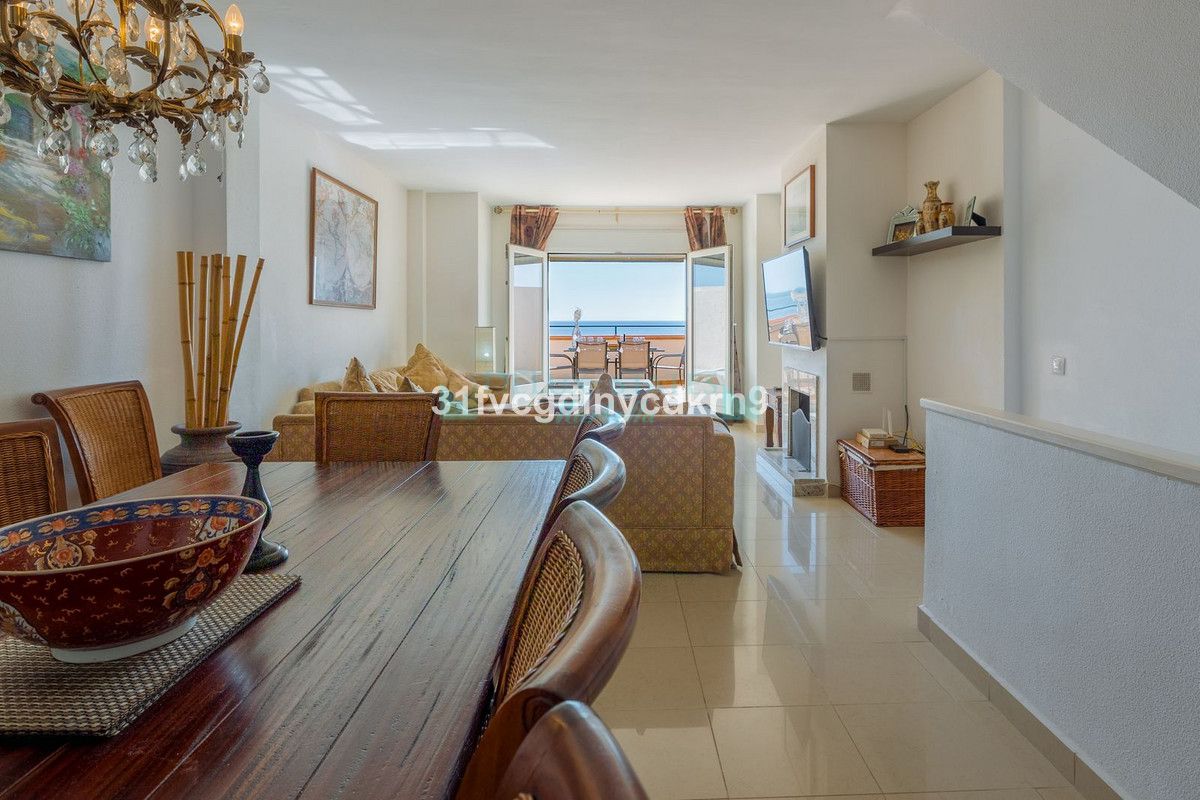 Town House for sale in Estepona