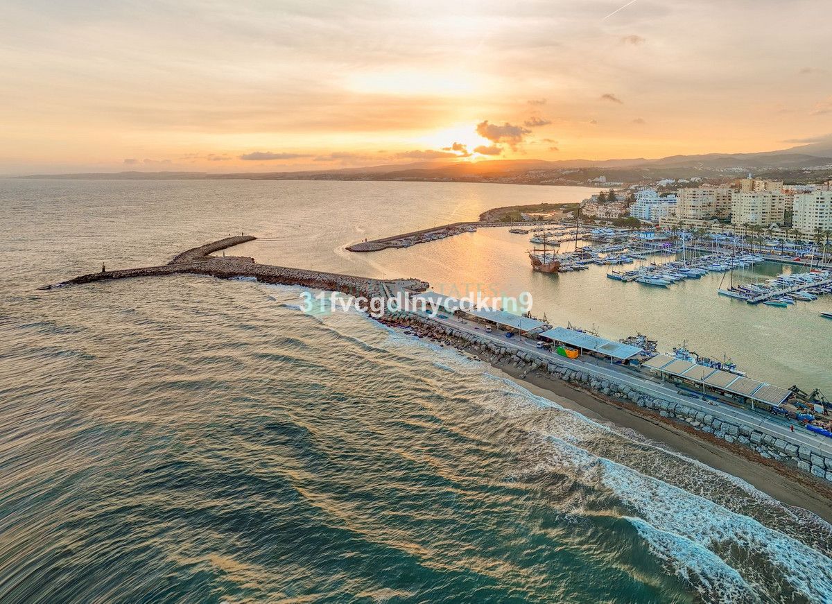 Town House for sale in Estepona