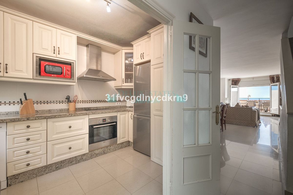 Town House for sale in Estepona